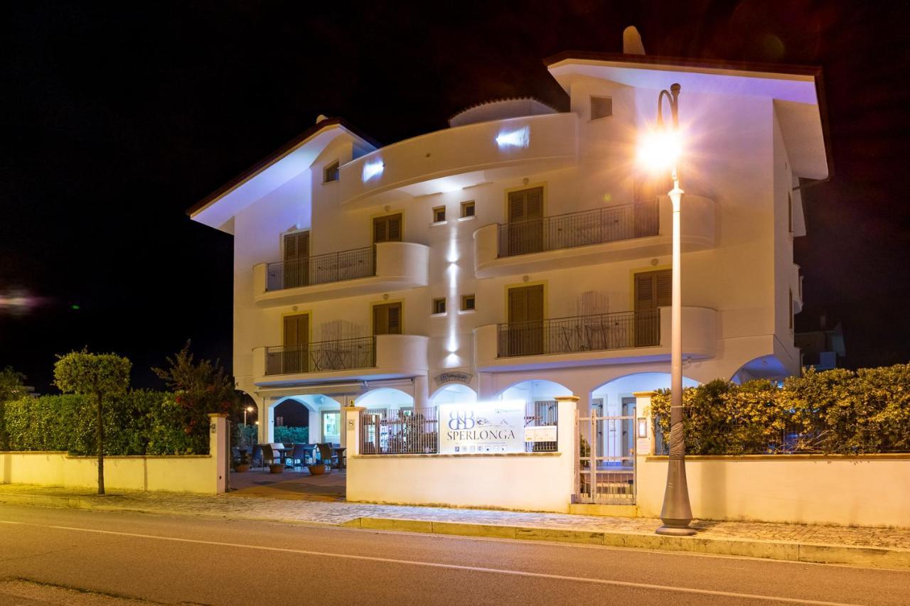 B&B Sperlonga Buitenkant foto